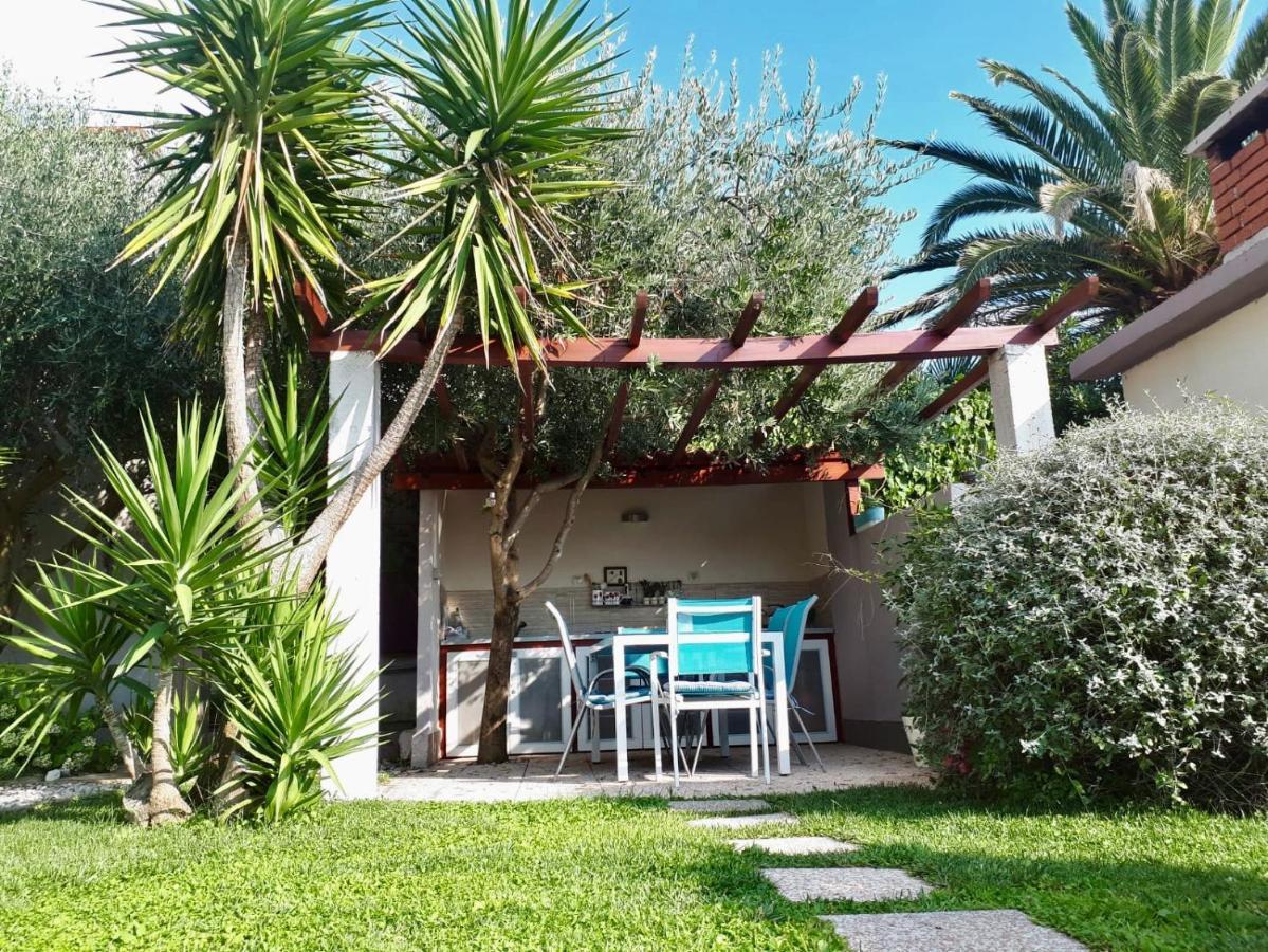 Villa Maris- Beachfront Villa With Exclusive Pool Podstrana Dış mekan fotoğraf