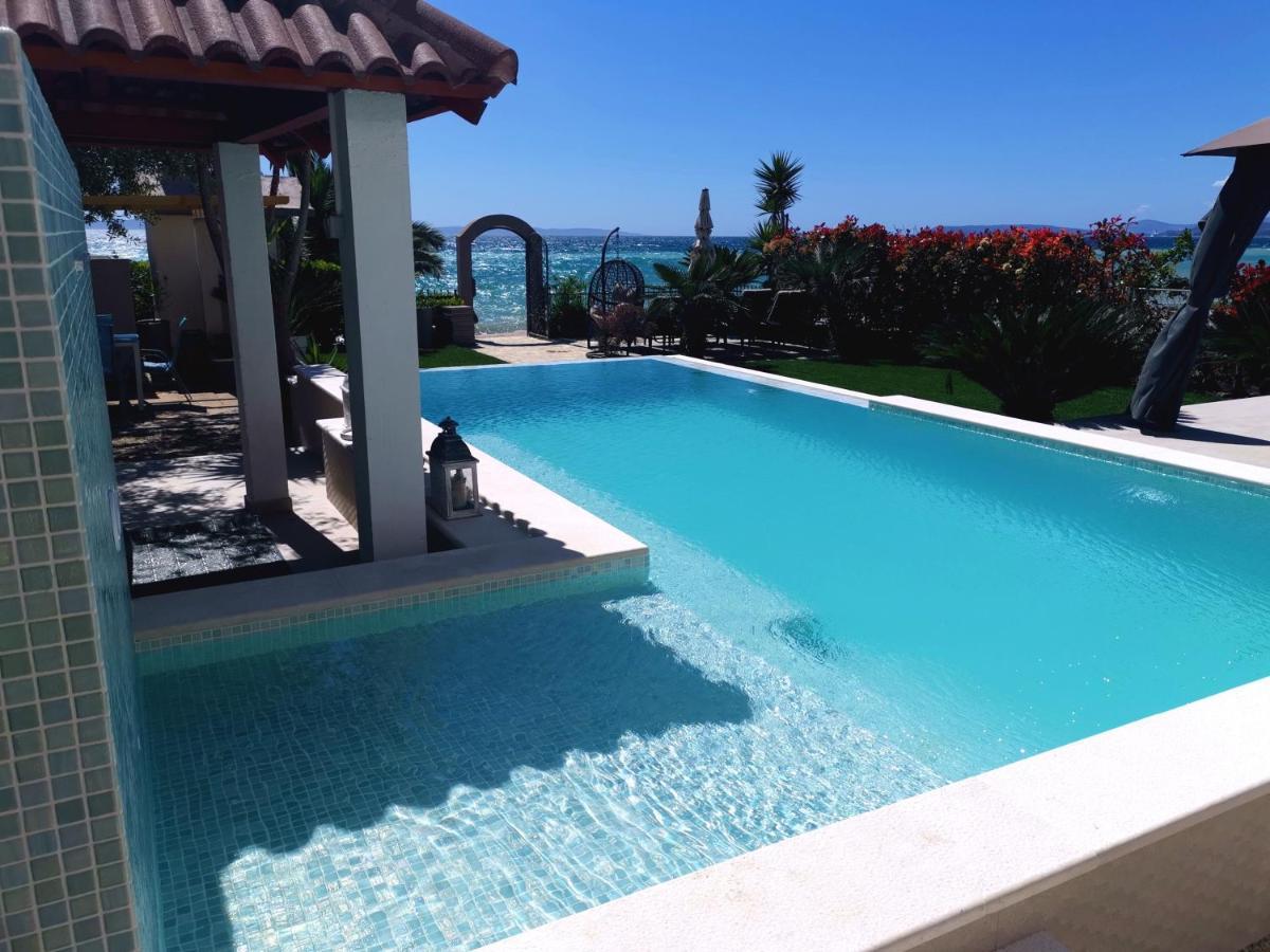 Villa Maris- Beachfront Villa With Exclusive Pool Podstrana Dış mekan fotoğraf