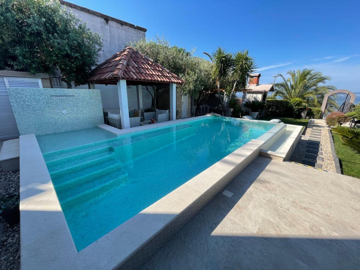 Villa Maris- Beachfront Villa With Exclusive Pool Podstrana Dış mekan fotoğraf