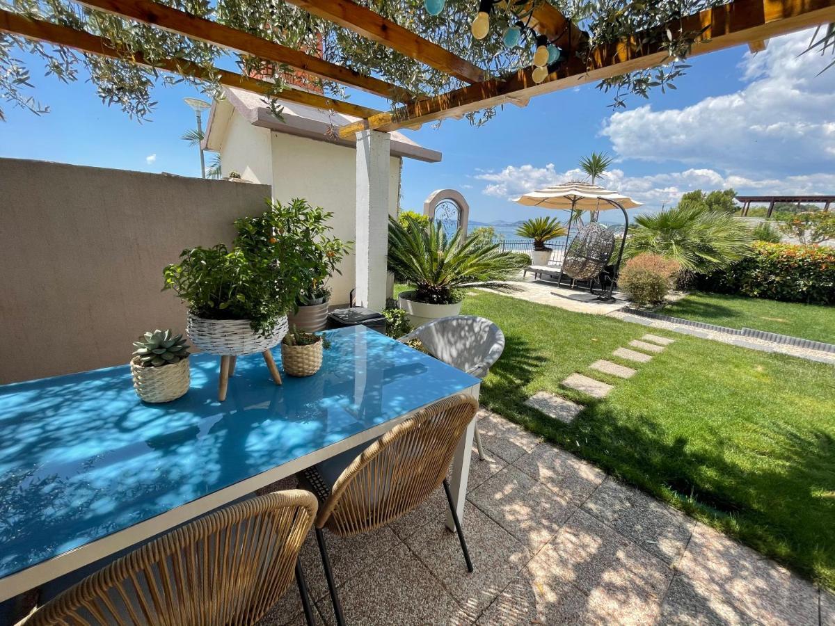 Villa Maris- Beachfront Villa With Exclusive Pool Podstrana Dış mekan fotoğraf