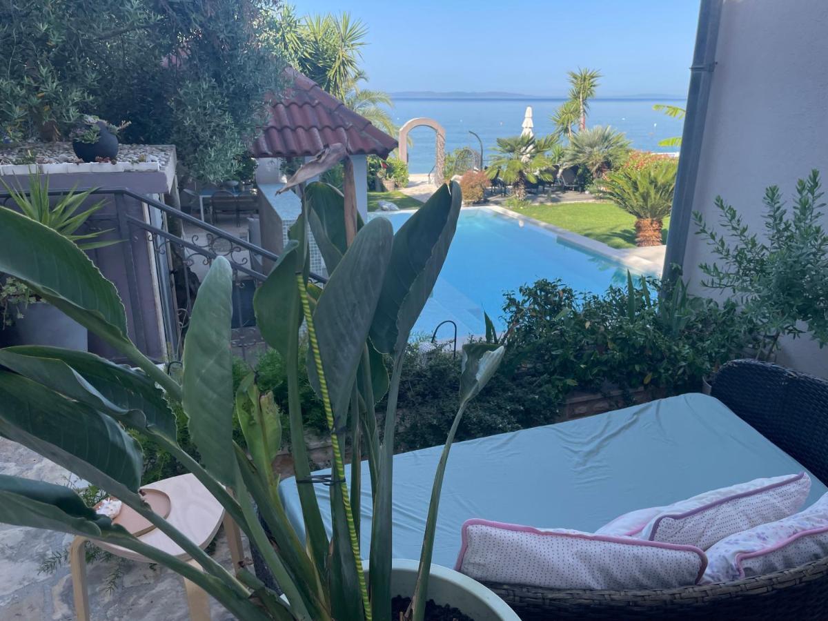 Villa Maris- Beachfront Villa With Exclusive Pool Podstrana Dış mekan fotoğraf