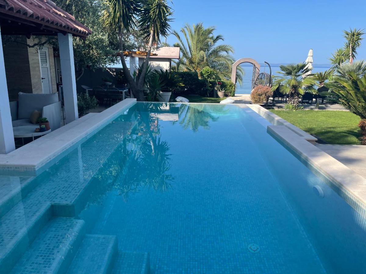 Villa Maris- Beachfront Villa With Exclusive Pool Podstrana Dış mekan fotoğraf